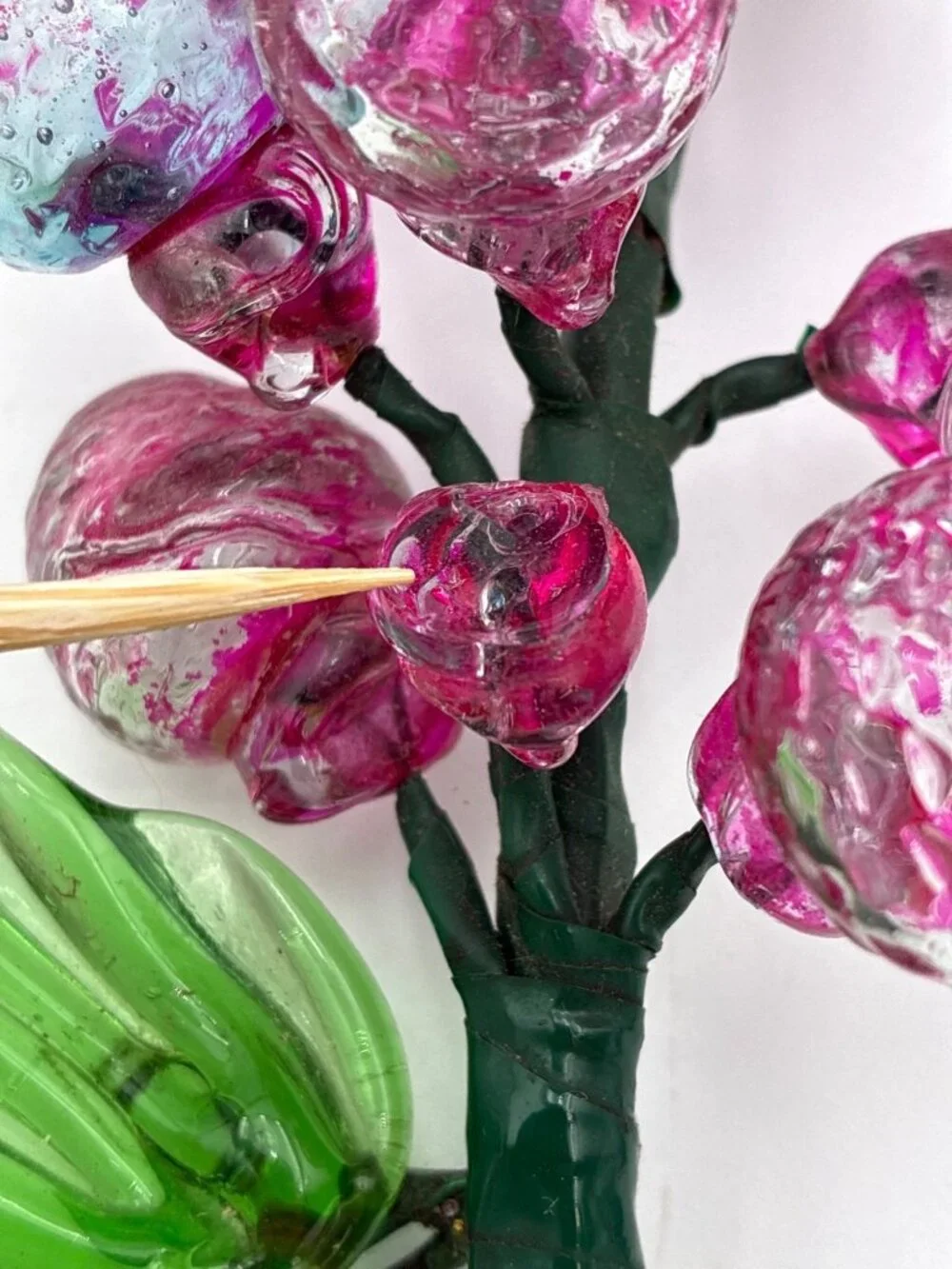 Vintage Handblown Glass Grape Cluster With Green Leaves Pink & Clear Decorative